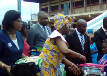 Soutien à l&rsquo;éducation : Des ouvrages pour les élèves des écoles publiques de Batavéa 1 et Glass