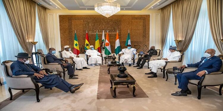 La Cedeao met fin aux sanctions qui pesaient sur le Mali