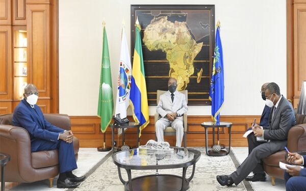 L&rsquo;Ambassadeur du Sénégal au palais pour ses adieux