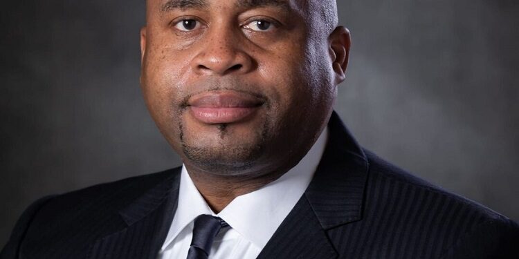 Projet de loi portant révision de la constitution : Le regard de Pascal Houangni Ambouroue