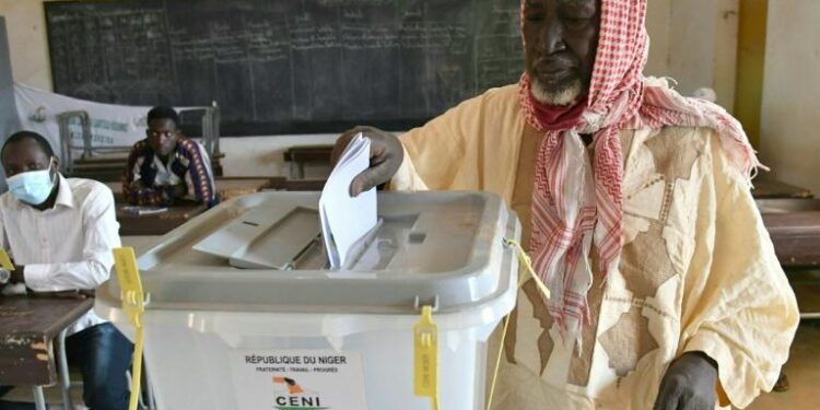 Scrutin au Niger: Après une journée de vote dans le calme, le dépouillement a commencé