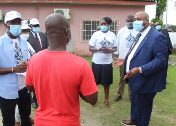 Tourisme : Le Ministre sanctionne les indélicats