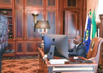 Ali Bongo Ondimba tient un conseil des ministres