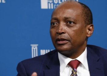 Qui est Patrice Motsepe, le  magnat sud-africain qui convoite la CAF?
