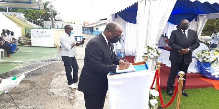 Le Ministre de l&rsquo;énergie honore la mémoire de René Mbele, président fondateur du Sypeg