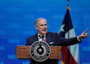 Covid-19 : Le Texas lève l&rsquo;obligation du port du masque, va rouvrir l&rsquo;économie à 100%