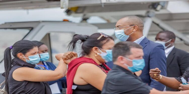 Santé : Des médecins cubains en renfort au Gabon