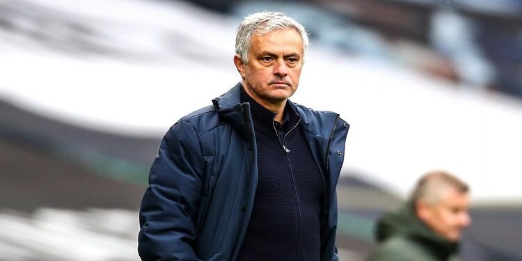 Football: José Mourinho licencié par les dirigeants des Spurs