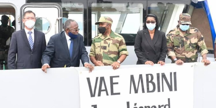 Défense : Ali Bongo baptise le nouveau navire de la Marine nationale