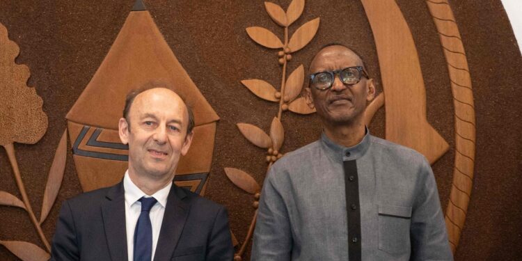 Grand Seigneur Kagame accepte un ambassadeur de France au Rwanda