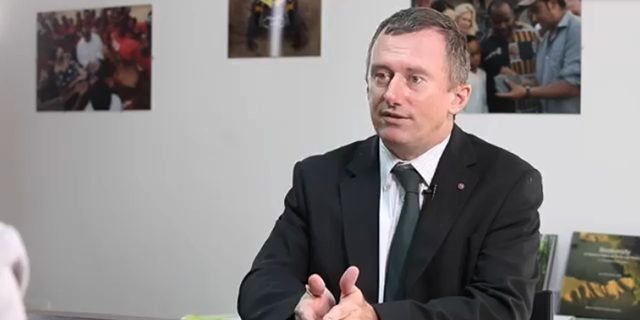 Lee White convoque sine die tous les détenteurs de permis forestiers