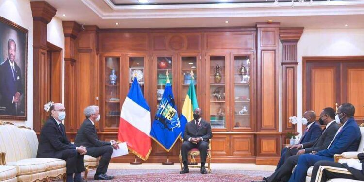Au cours d&rsquo;une audience avec trois nouveaux ambassadeurs, Ali Bongo Ondimba met l&rsquo;accent sur le respect mutuel