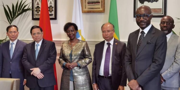 Le ministre Biendi Maganga Moussavou vante l’excellence de la filière café à Paris