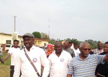 Moukombo et ses démocrates à Bitam