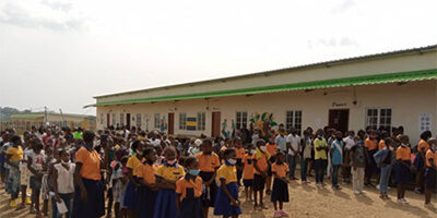 Le Ministère de l’Education reçoit 2 écoles offertes par Olam Rubber Gabon