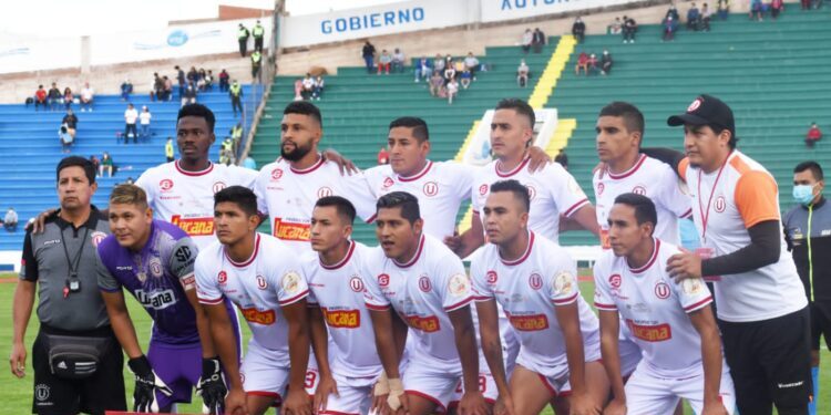 Copa Simon Bolivar : Le gabonais Ndoutoumou Koné Roy propulse le FC Univesitario de vinto en D1 en Bolivie