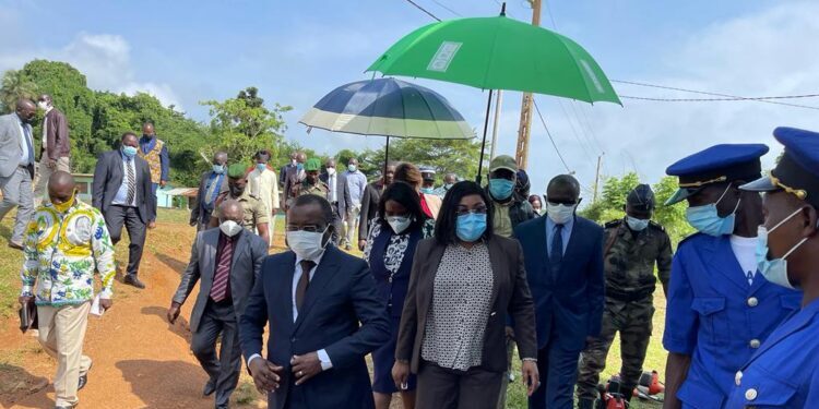 Visite fructueuse du ministre du pétrole Vincent de Paul Massassa pour les populations de Mayumba