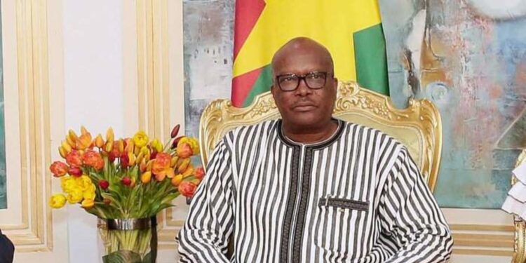Coup d’État au Burkina Faso: confusion autour du sort du président renversé Kaboré