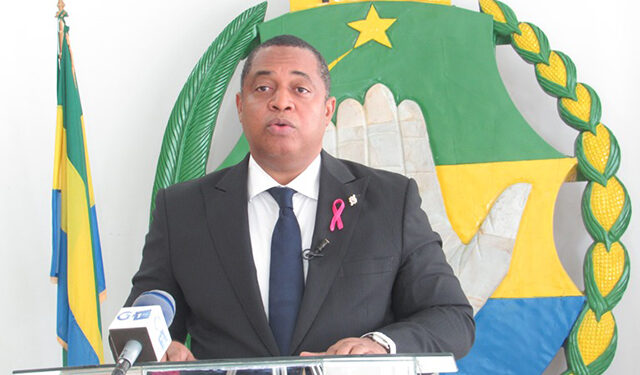 Ella Mintsa se gausse de Maganga-Moussavou