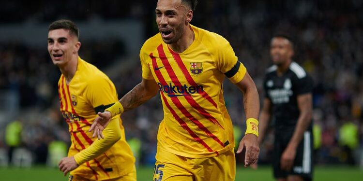 Aubameyang s&rsquo;offre un doublé face Real Madrid lors classico