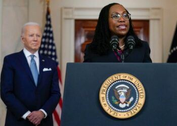 La confirmation de Ketanji Brown Jackson à la Cour suprême, un succès pour Joe Biden