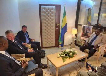 Les responsables de Panoro Energy chez le ministre  Vincent de Paul Massassa￼