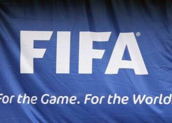 La FIFA bannit Mombo des stades et enquête sur les officiels