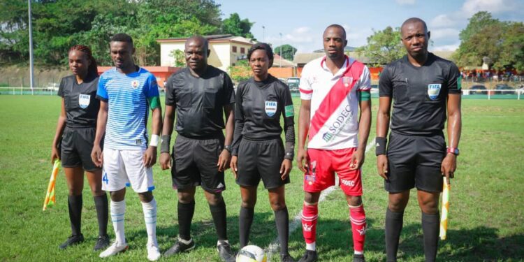 National Foot 1 & 2 : Annaëlle Omanda et Richy Nganda les arbitres qui cachent le désert