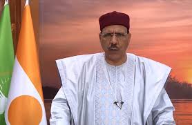 Mohamed Bazoum le Président nigerien en terre gabonaise