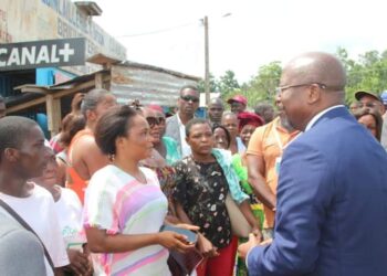 Moyen-Ogooué: Alain-Claude Bilie-By-Nze sur le terrain