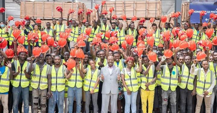 Le président inaugure une raffinerie d&rsquo;or à la SEZ de Nkok