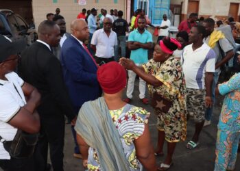 Le ministre de la Pêche en visite surprise au centre de pêche de Port-Gentil