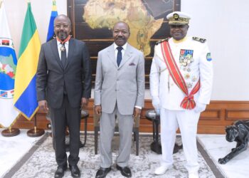 Le Premier Ministre, Chef du gouvernement Alain-Claude BILIE-BY-NZE élevé au rang de Commandeur dans l&rsquo;Ordre de l&rsquo;Étoile Équatoriale