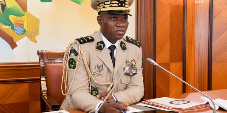 Entre nous soit dit: Oligui Nguema rend au peuple sa dignité et son honneur