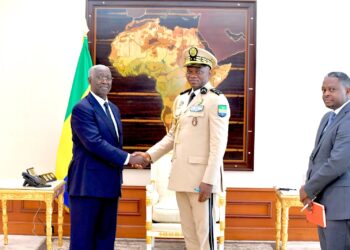 Raymond Ndong Sima le Chef du gouvernement présente la mise en application de la Transition