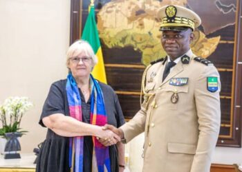 Brice Oligui Nguema en tête à tête avec l’Ambassadeur de Grande Bretagne