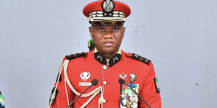 Remise des travaux du Dialogue National inclusif au Chef de l&rsquo;État dans l&rsquo;apothéose et la solennité.