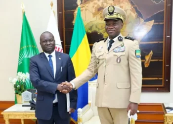 Le Président Oligui Nguema reçoit l&rsquo;ambassadeur de l&rsquo;Ouganda au Gabon