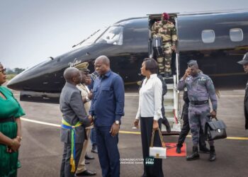 Après Makokou le couple présidentiel est à Oyem