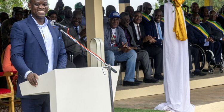 Brice Clotaire Oligui Nguema à Minvoul pour booster le développement local