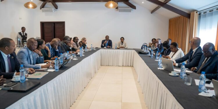 Le ministre de la pêche et de la mer détermine les objetcfis du Projet Blue Bond