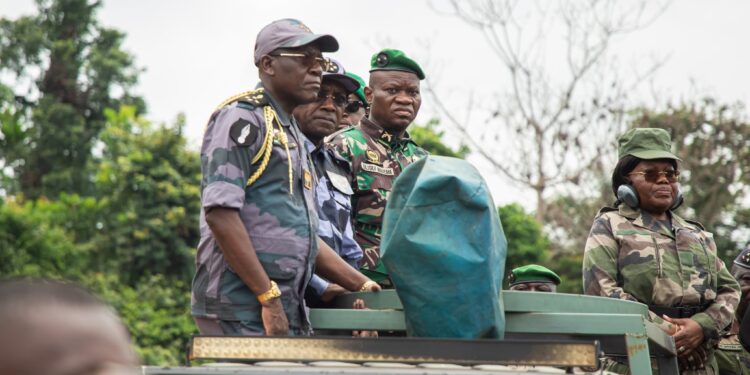 Oligui Nguema présent à un exercice tactique en terrain libre « Ukal Dimbu »