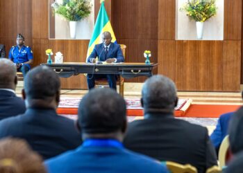 Le Chef de l’Etat Brice Clotaire Oligui Nguema lance les travaux de la première session de la commission nationale de la décentralisation