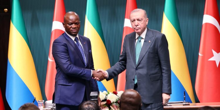 Brice Clotaire Oligui  Nguema et Recep Tayip Erdogan en accord parfait