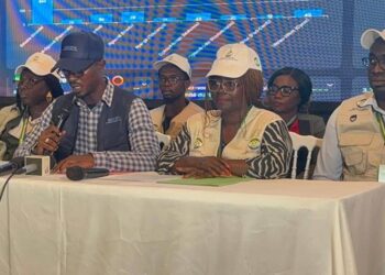 Premier bilan de la double élection au Gabon: les observateurs moins conquis