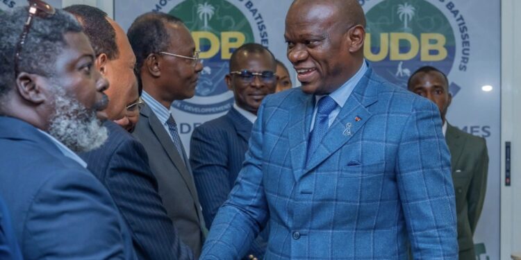 Brice Clotaire Oligui Nguema ovationne les nouveaux Députés UDB