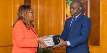 Gabon : la signature qui peut débloquer des milliers de situations
