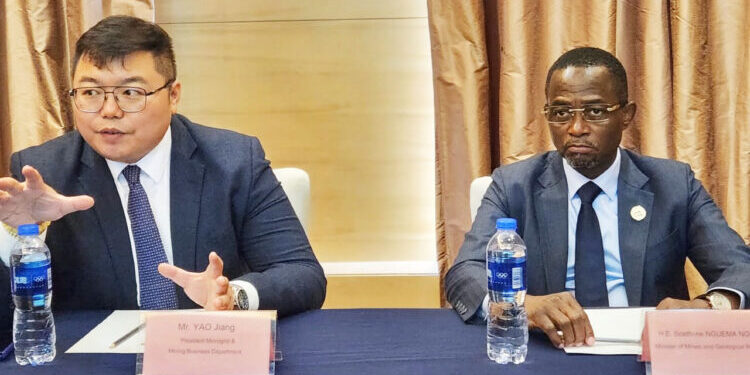 Sosthène Nguema Nguema mise sur le solaire avec Huawei